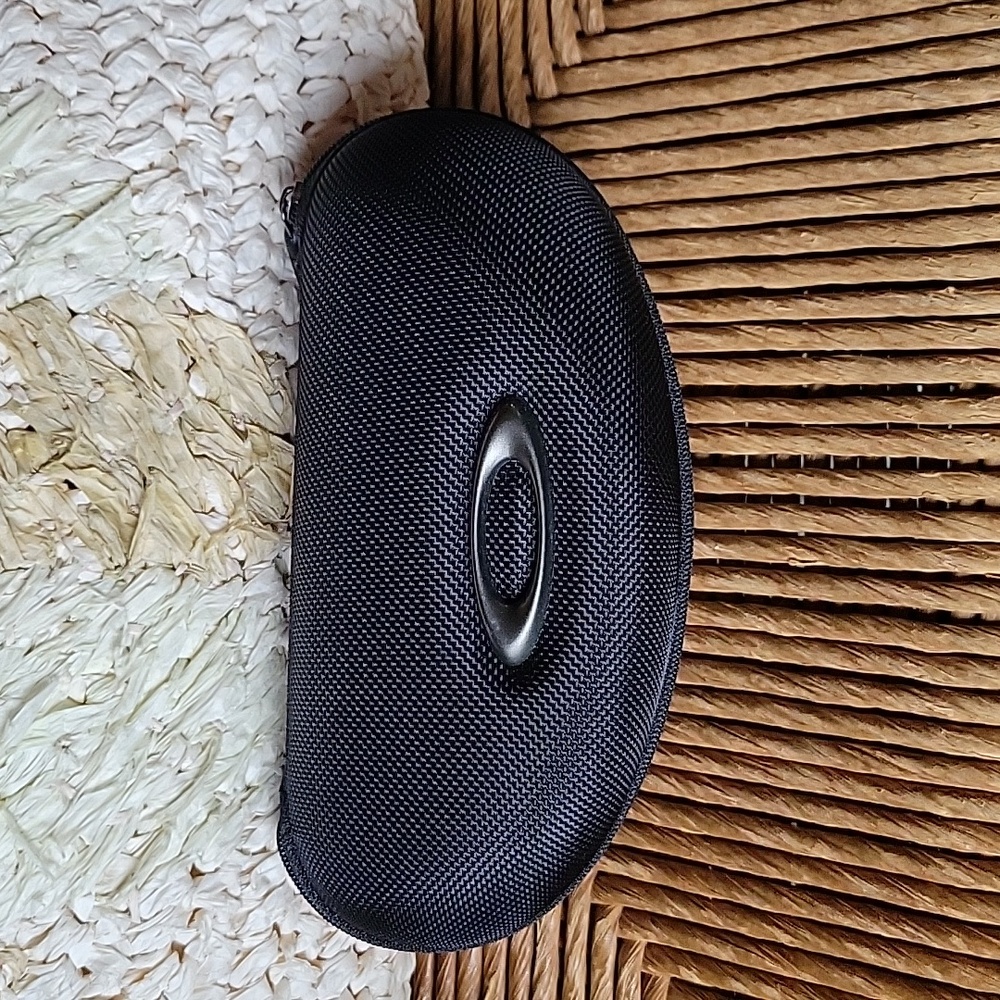 Oakley sport soft vault sunglass case